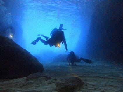 Santa Maria Cave Comino